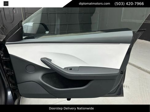 Used 2025 Tesla Model 3 Performance image 24