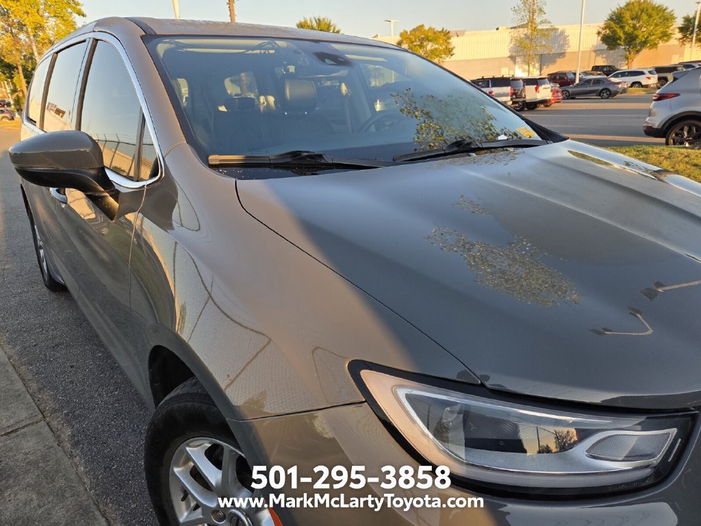 Used 2023 Chrysler Pacifica Touring-L FWD image 8