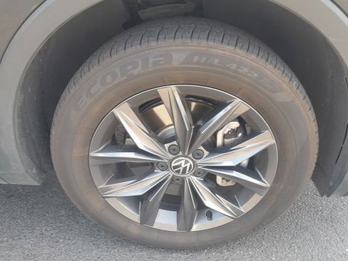 Used 2022 Volkswagen Tiguan SE image 22