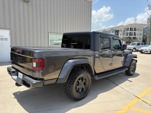 Used 2023 Jeep Gladiator Sport AWD/4WD image 8
