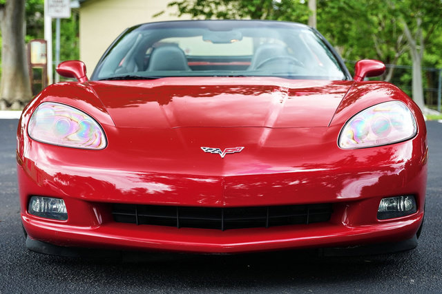 Used 2006 Chevrolet Corvette Coupe w/ Preferred Equipment Group RWD image 13