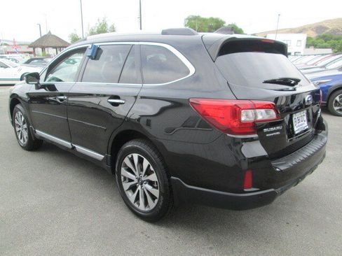 Used 2017 Subaru Outback 3.6R Touring w/ Popular Package #5A AWD/4WD image 4