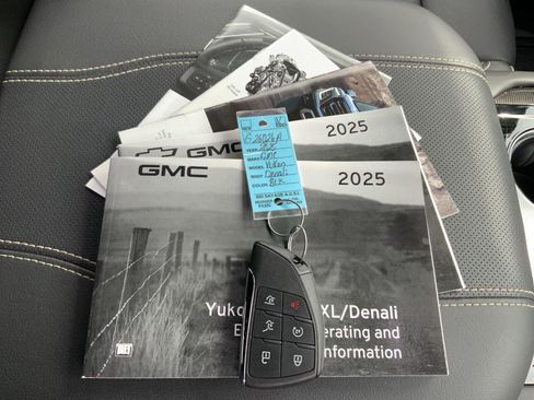 Used 2025 GMC Yukon Elevation w/ Elevation Premium Package image 71