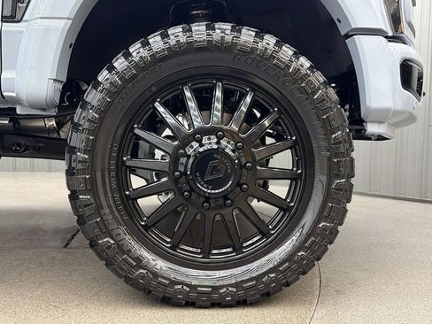Used 2026 Ford F450 Platinum w/ FX4 Off-Road Package image 10
