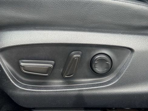 Used 2024 Toyota Camry SE image 25