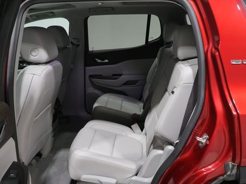 Used 2023 GMC Acadia SLT w/ Technology Package image 19