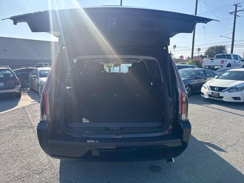 Used 2015 Cadillac Escalade ESV Luxury RWD image 23