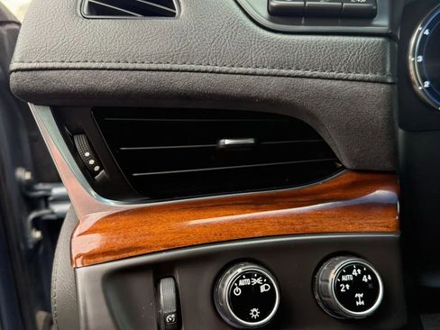 Used 2016 Cadillac Escalade Premium image 24