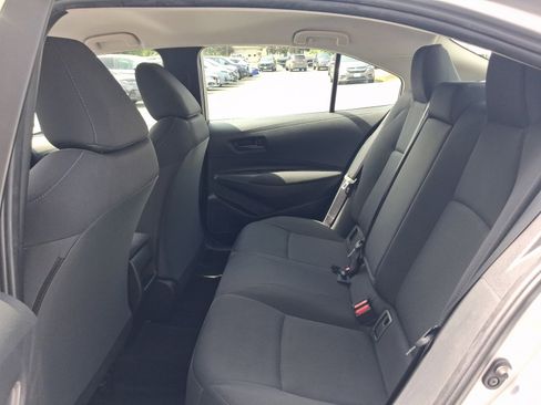 Used 2022 Toyota Corolla LE FWD image 18