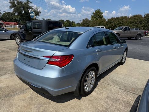 Used 2013 Chrysler 200 Touring w/ Cold Weather Group FWD image 4