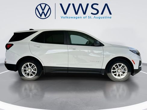 Used 2022 Chevrolet Equinox LS w/ LS Convenience Package FWD image 9