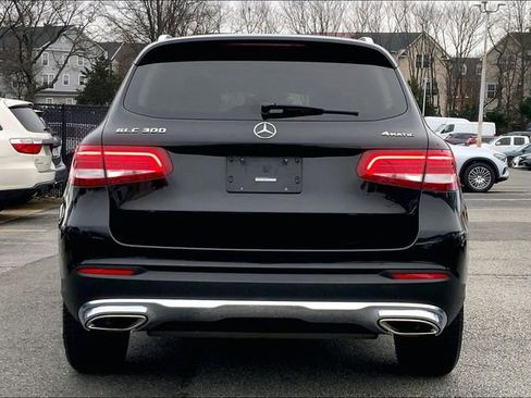 Used 2018 Mercedes-Benz GLC 300 4MATIC image 3