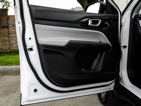 Used 2022 Jeep Compass Limited image 54