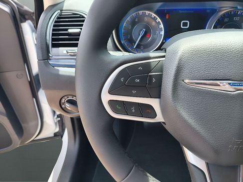 Used 2023 Chrysler 300 Touring w/ Sport Appearance Package RWD image 15
