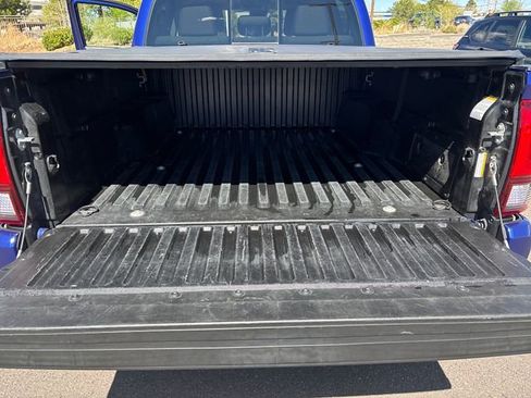 Used 2022 Toyota Tacoma SR5 w/ Technology Package AWD/4WD image 18