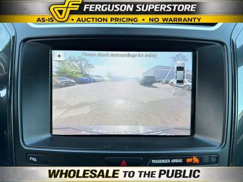 Used 2017 Ford Explorer XLT w/ Equipment Group 202A AWD/4WD image 13