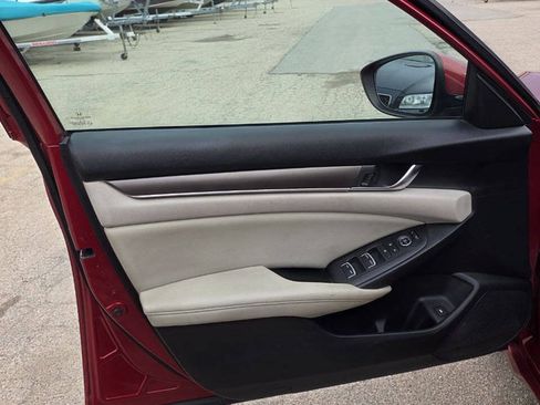 Used 2018 Honda Accord LX image 13