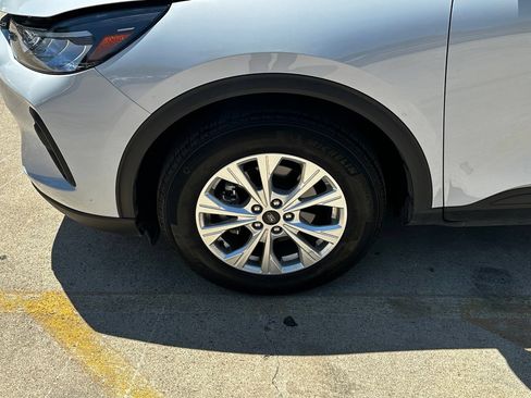 Used 2025 Ford Escape Active FWD image 2