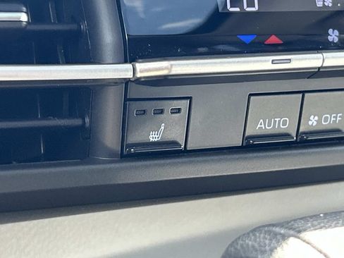 Used 2021 Toyota Sienna XLE w/ XLE Plus Package FWD image 42