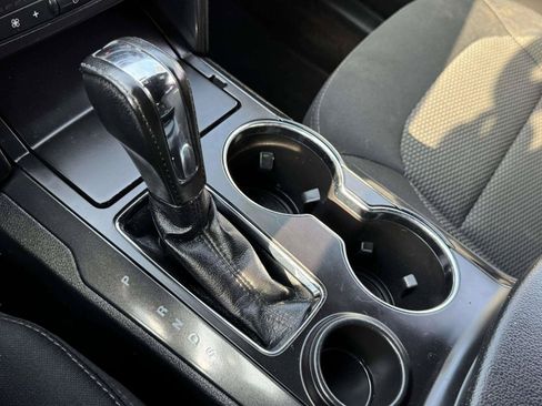 Used 2017 Ford Explorer XLT FWD image 24