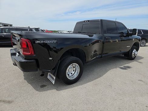 Used 2026 RAM 3500 Laramie w/ Sport Appearance Package AWD/4WD image 8