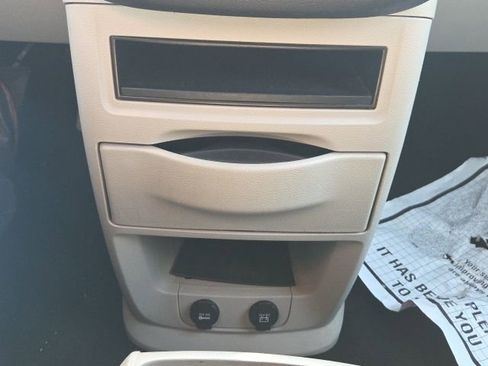 Used 2016 Dodge Grand Caravan SE image 30