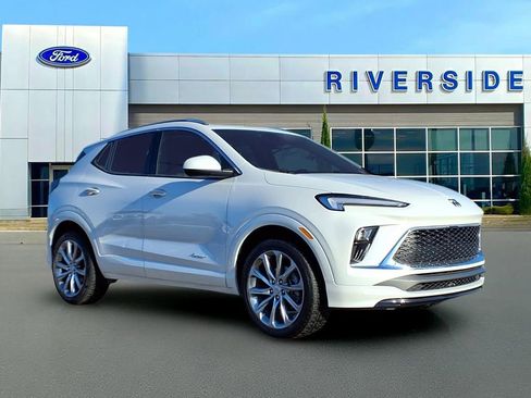 Used 2024 Buick Encore GX Avenir image 1