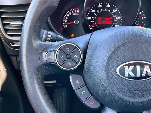 Used 2018 Kia Soul + image 23