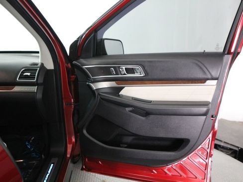 Used 2018 Ford Explorer Platinum AWD/4WD image 57