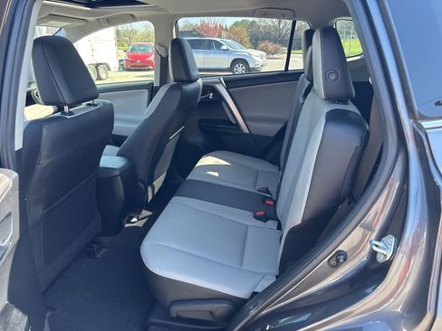 Used 2016 Toyota RAV4 Limited image 11