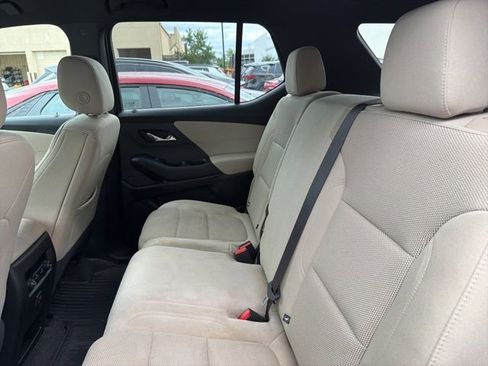 Used 2023 Chevrolet Traverse LS AWD/4WD image 20