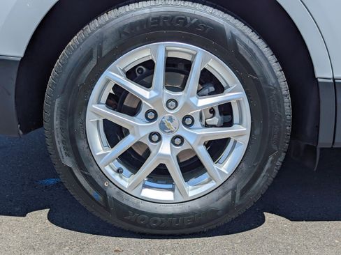 Certified 2022 Chevrolet Equinox LS w/ LPO, Floor Liner Package AWD/4WD image 47