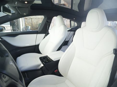 Used 2021 Tesla Model S Long Range Plus image 19