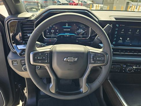 Used 2024 Chevrolet Silverado 2500 High Country w/ High Country Premium Package AWD/4WD image 22