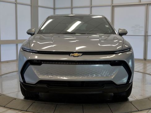 Used 2025 Chevrolet Equinox EV LT w/ Comfort Package image 3