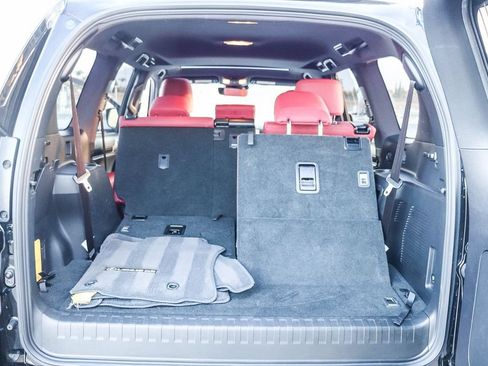 Used 2022 Lexus GX 460 Premium w/ Premium Package AWD/4WD image 30