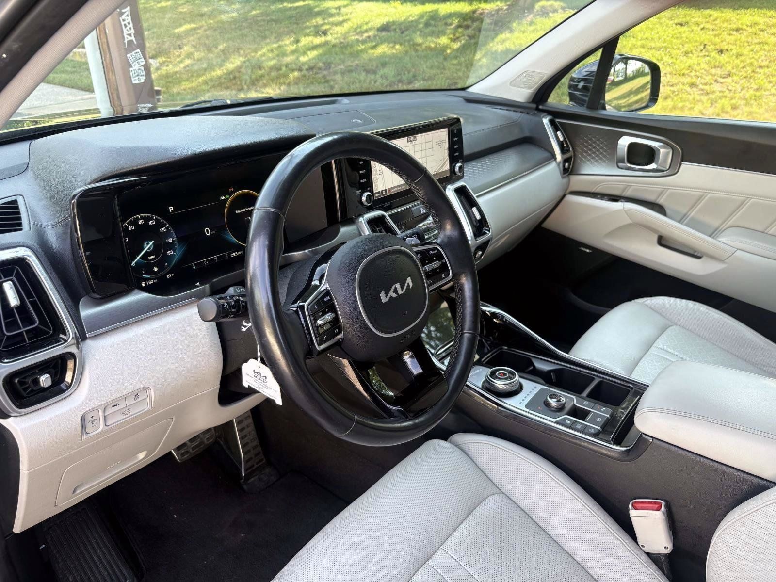 Certified 2023 Kia Sorento SX Prestige AWD/4WD image 13