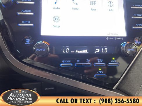 Used 2018 Toyota Camry XLE FWD image 30