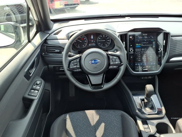 Used 2025 Subaru Forester Premium AWD/4WD image 11