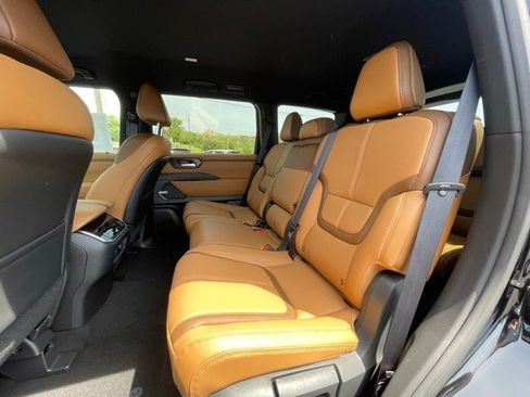 New 2025 Nissan Armada SL w/ Convenience Package image 14