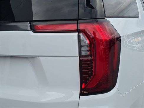 New 2026 GMC Yukon XL AT4 w/ AT4 Premium Plus Package image 10
