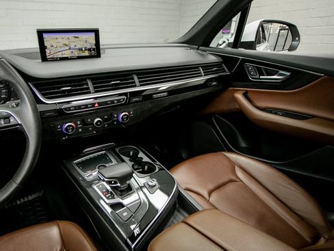 Used 2019 Audi Q7 3.0T Premium AWD/4WD image 15