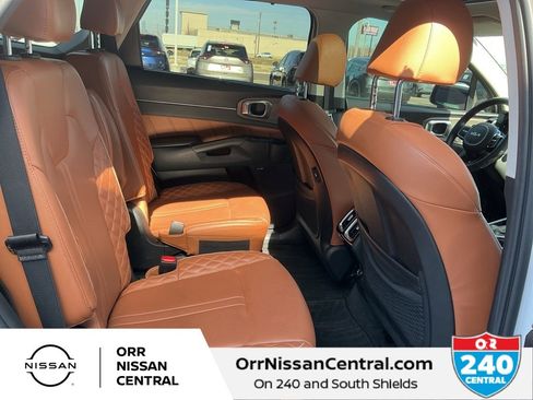 Used 2023 Kia Sorento SX Prestige image 12