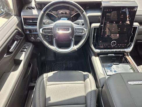 New 2026 GMC Yukon XL Denali w/ Denali Reserve Package AWD/4WD image 10