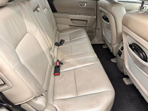 Used 2011 Honda Pilot Touring image 10