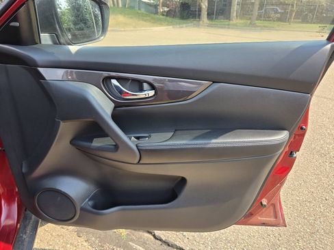 Used 2019 Nissan Rogue SV AWD/4WD image 22