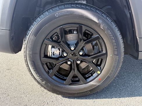New 2026 Jeep Grand Cherokee Altitude RWD image 27