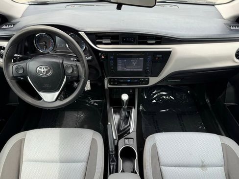 Used 2017 Toyota Corolla LE image 19
