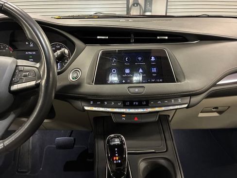 Certified 2023 Cadillac XT4 Luxury FWD image 18