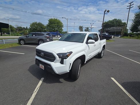 Used 2026 Toyota Tacoma SR5 RWD image 3